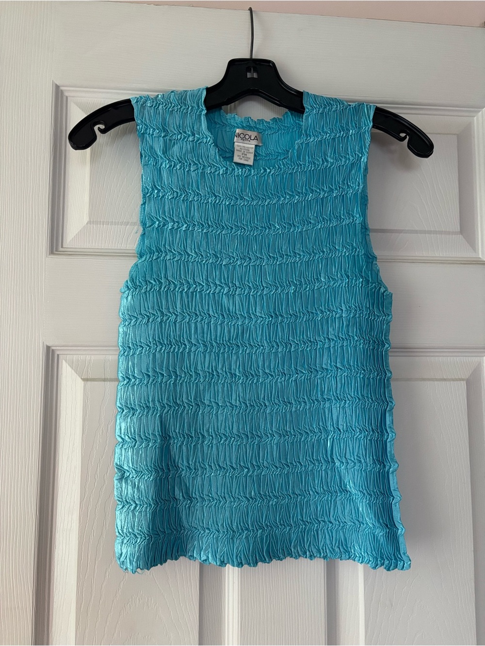 Nicola Women's Sleeveless Metallic Crinkle Smocked Tank Top - Turquoise